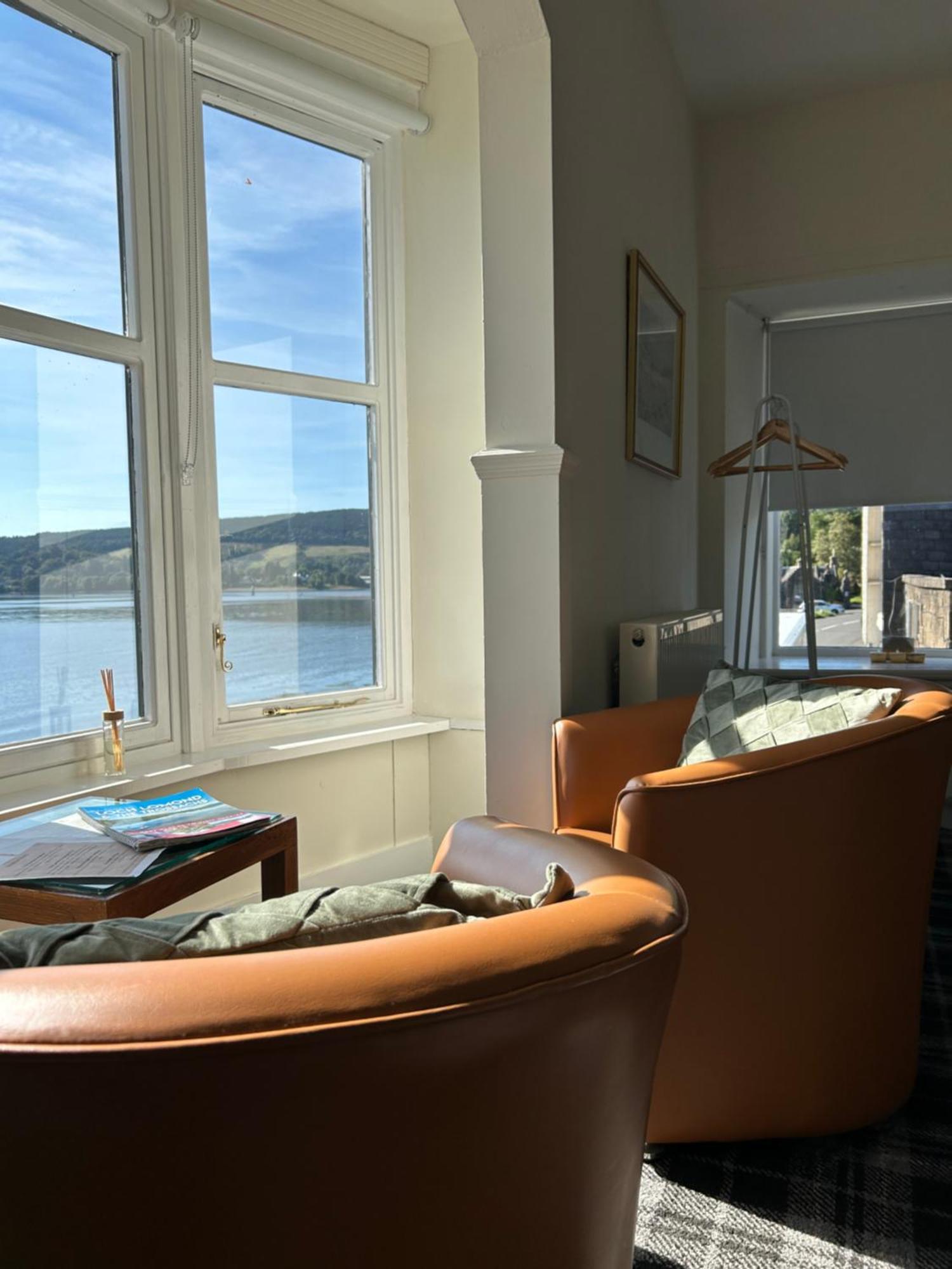 The Rhu Inn Eksteriør bilde